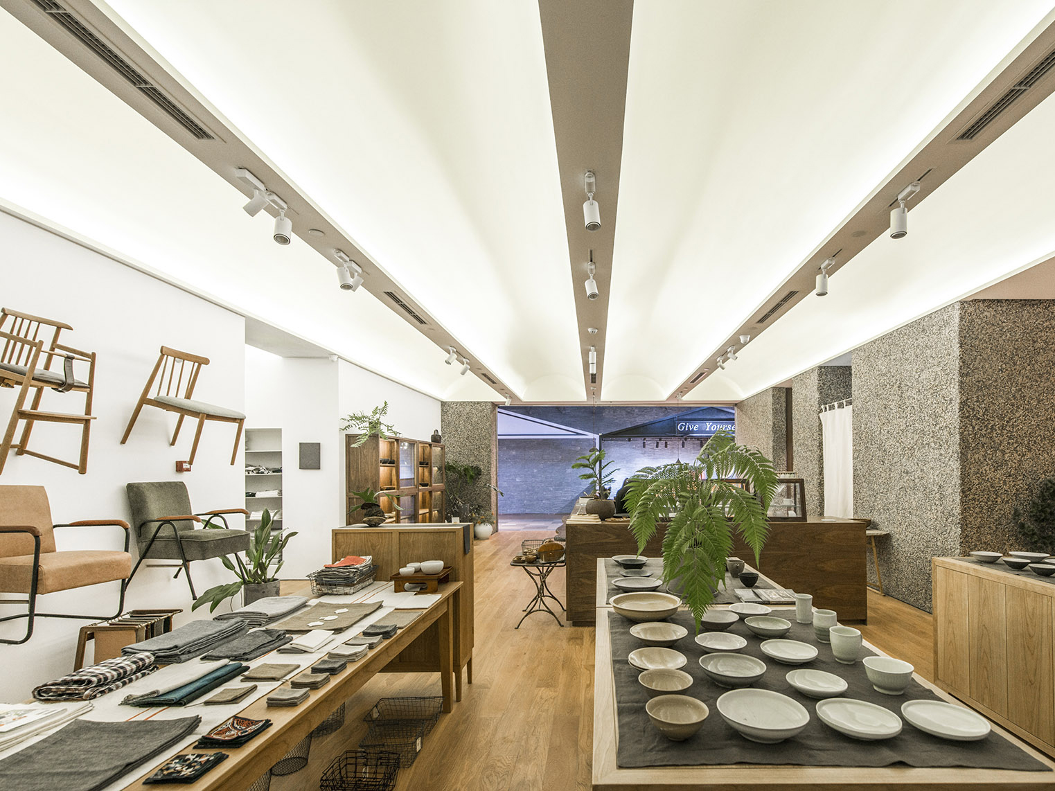 滁州400平方软装店面装修设计项目(图2)