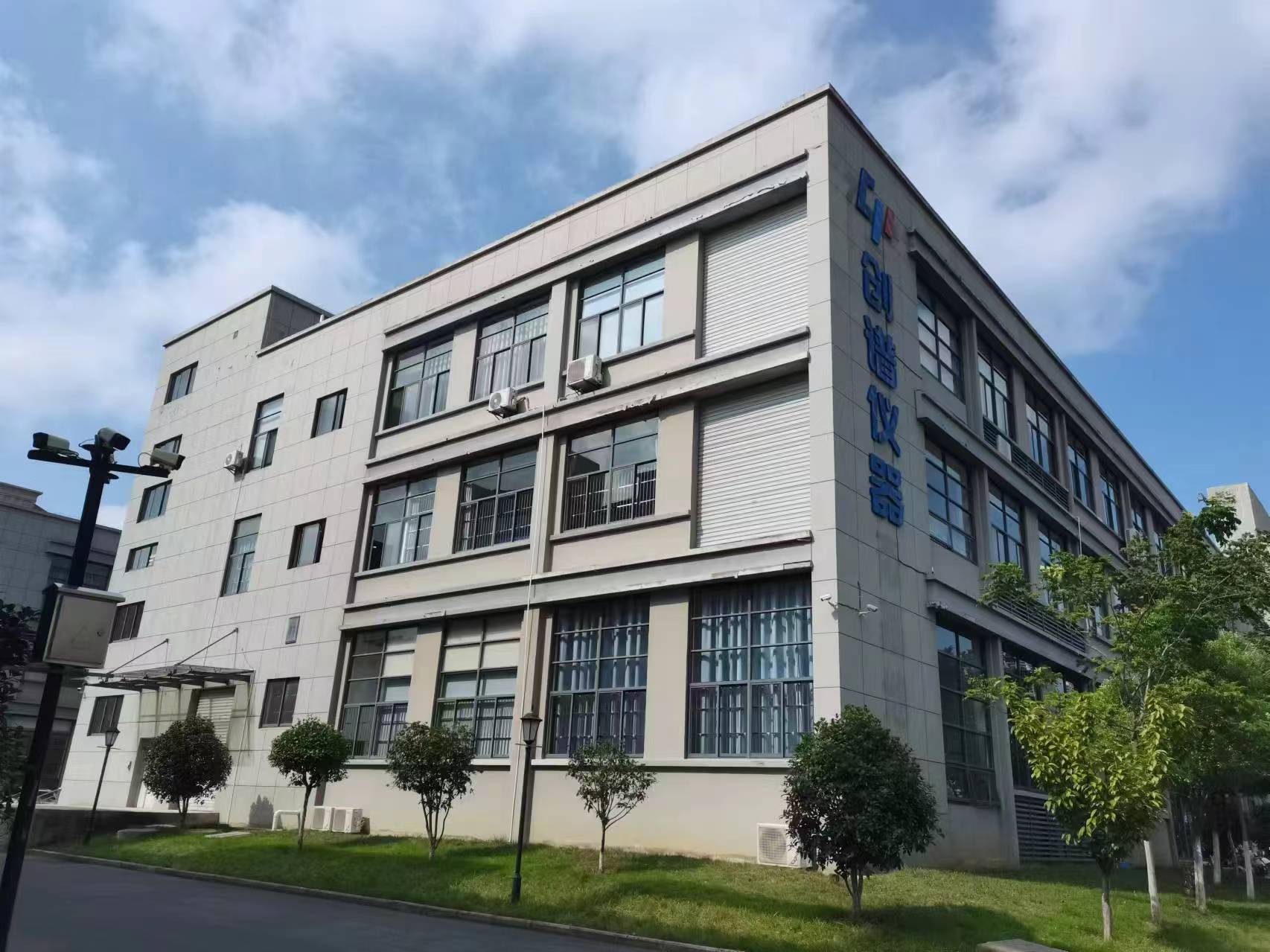 厂房翻新改造-大束科技有限责任公司车间厂房翻新改造(图1) 合肥大束科技有限责任公司车间厂房地面翻新改造(图1)