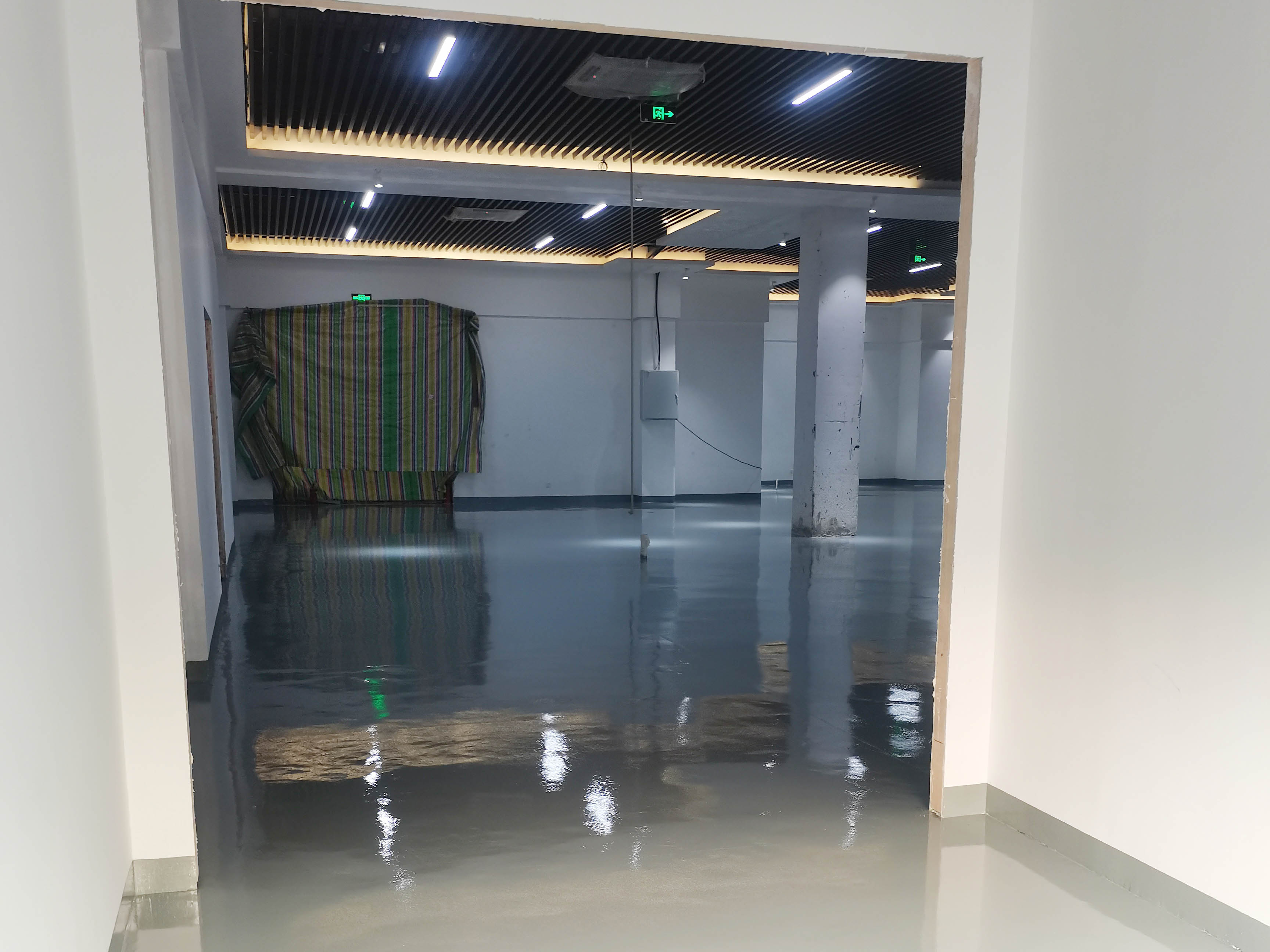 厂房翻新改造-大束科技有限责任公司车间厂房翻新改造(图2) 合肥大束科技有限责任公司车间厂房地面翻新改造(图2)